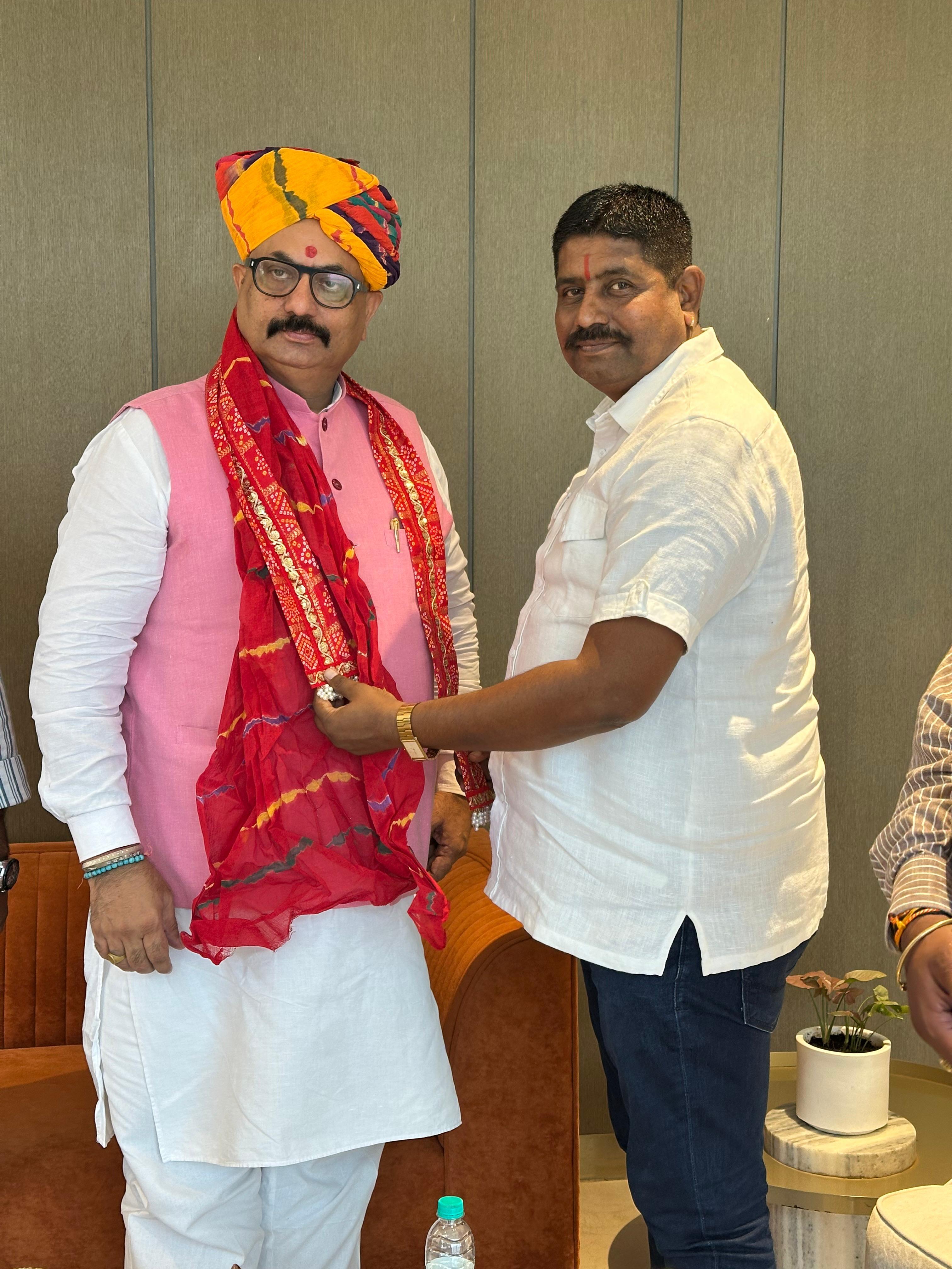 Felicitating Sandeep Choudhary